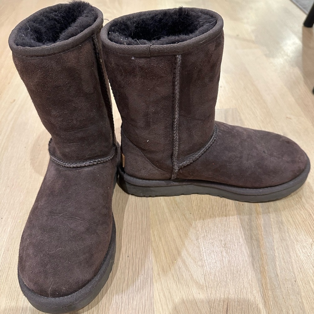 Ugg Classic Short II - Brown sz 6